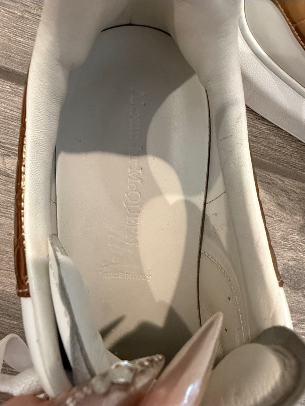Alexander McQUEEN Men’s White Leather Sneakers with Metallic Brown Heel - Picture 2 of 6